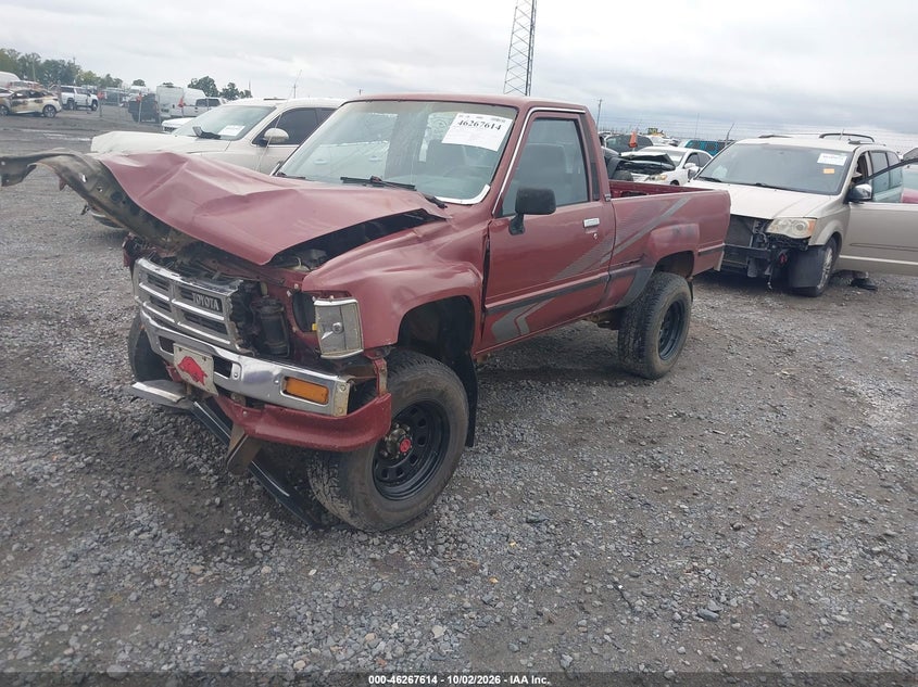 1988 Toyota Pickup Rn63 Std, Front End, IAAI, VIN JT4RN63A8J0225865 — photo 2
