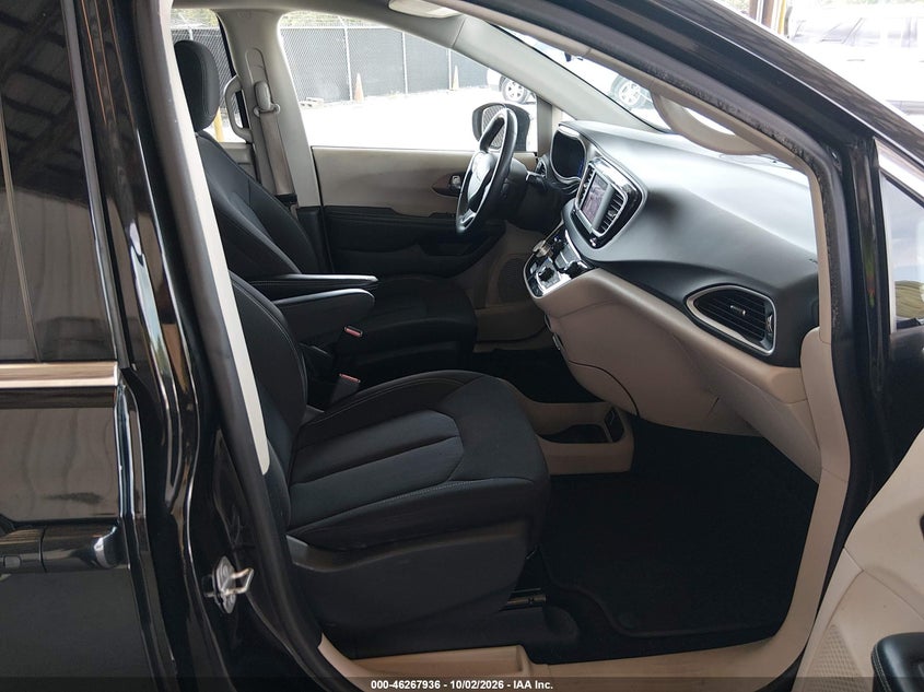 CHRYSLER VOYAGER 2022 VIN 2C4RC1CG4NR146590