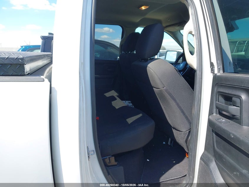 RAM 1500 CLASSIC 2019 VIN 1C6RR6FG4KS524190