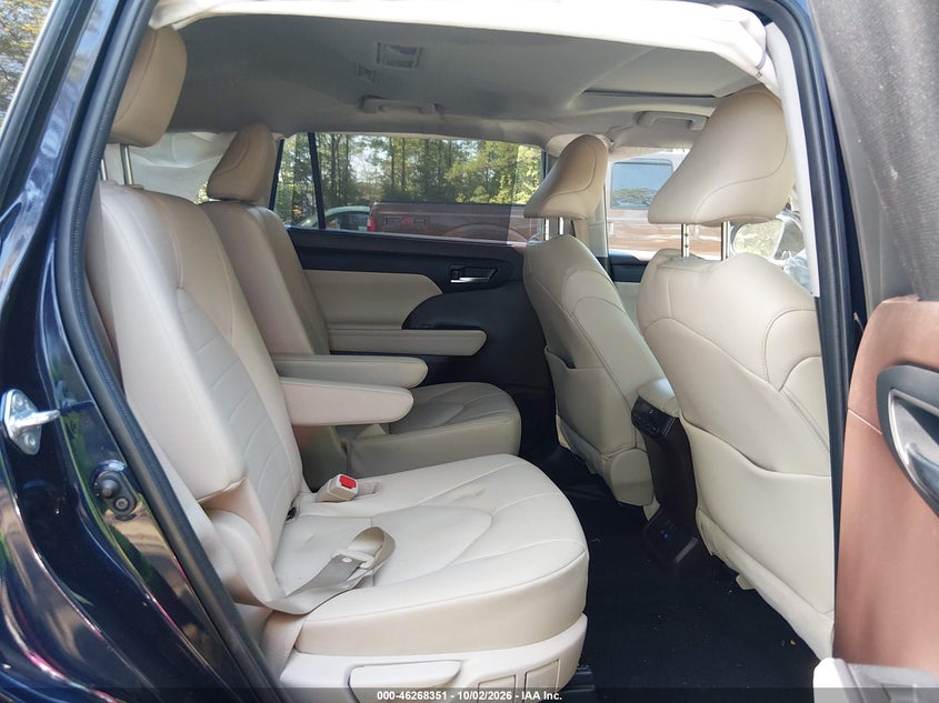 TOYOTA HIGHLANDER - zdjęcie 8