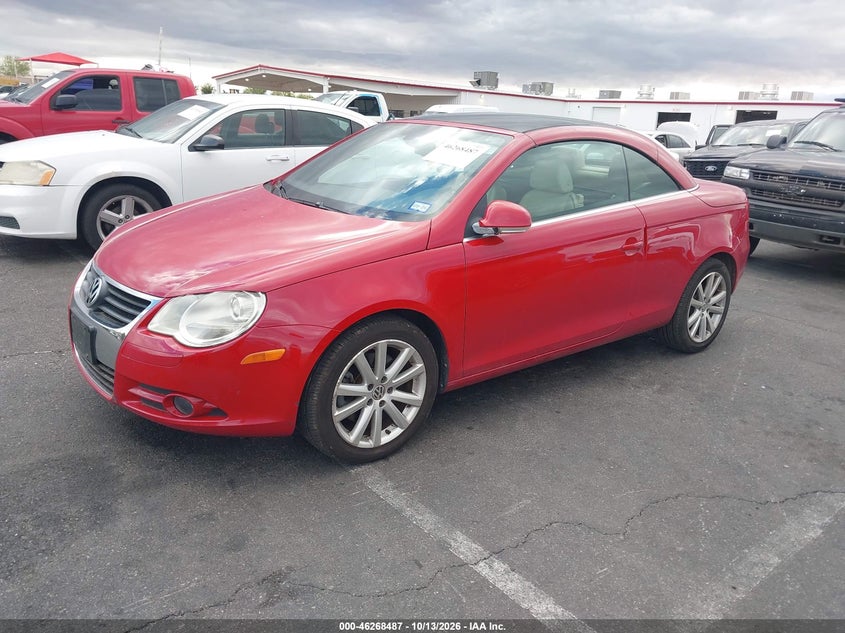 2007 Volkswagen Eos 2.0T, Normal Wear & Tear, IAAI, VIN WVWDA71F87V019810 — photo 2