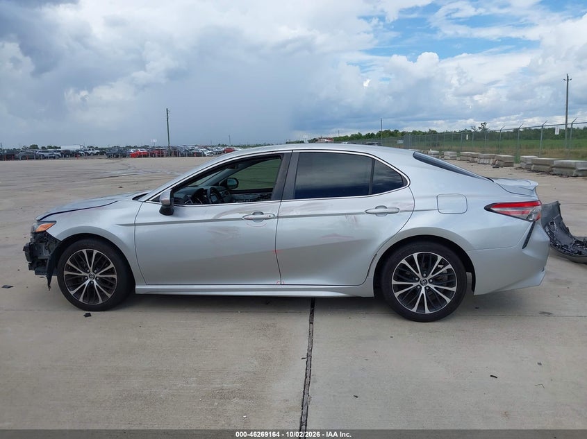 TOYOTA CAMRY - zdjęcie 14