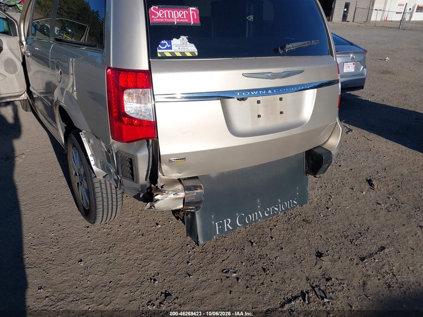 2015 CHRYSLER TOWN & COUNTRY TOURING · Фото 6