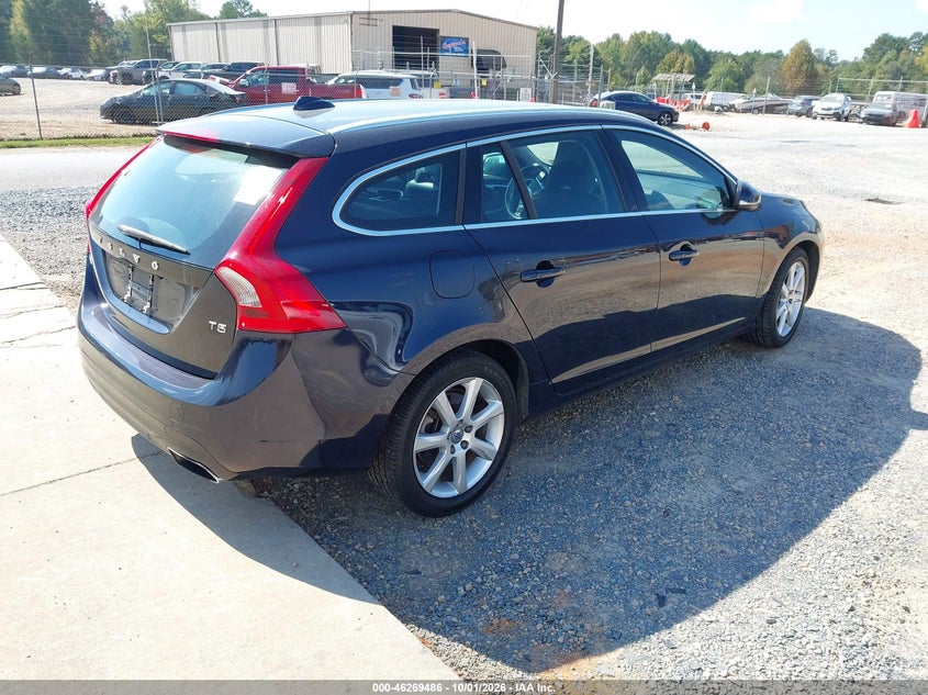 2016 VOLVO V60 T5 DRIVE-E PREMIER · Photo 4