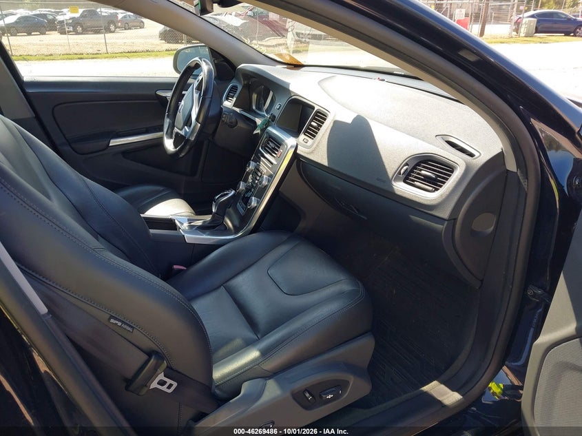 2016 VOLVO V60 T5 DRIVE-E PREMIER · Photo 5
