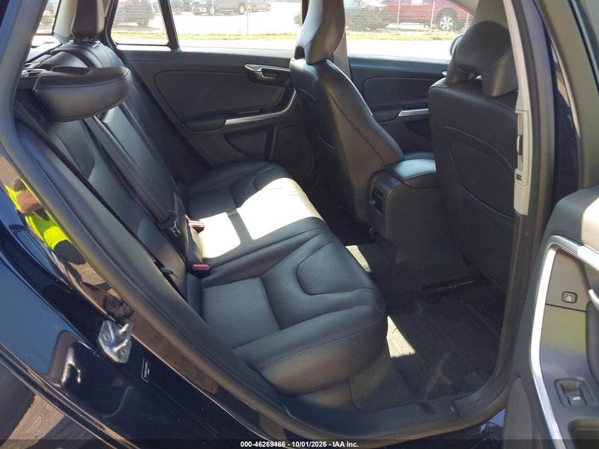 2016 VOLVO V60 T5 DRIVE-E PREMIER · Photo 8
