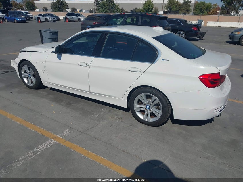BMW 330E - zdjęcie 3