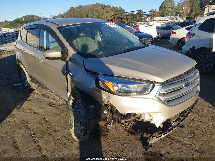 Vin: 1fmcu9gd4huc08638, lot: 46769970, ford escape se 2017 img_1