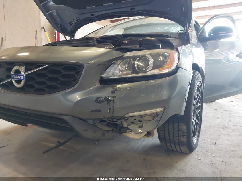 VOLVO S60 CROSS COUNTRY 2016 VIN YV4612UM1G2000858