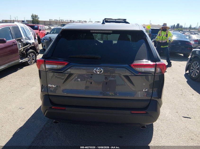 Фото 16 - TOYOTA RAV4