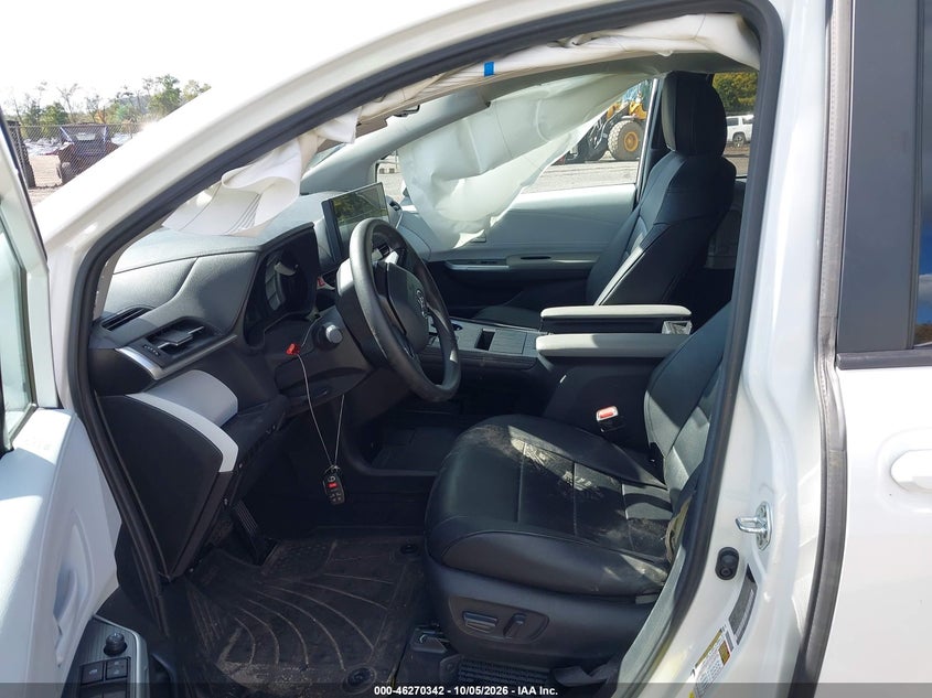 Vin: 5tdkrkec0ts309093, lot: 46770459, toyota sienna le 2026 img_1
