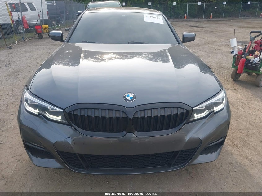 BMW 330I - zdjęcie 12