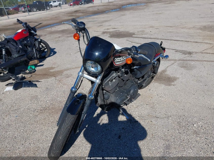HARLEY-DAVIDSON XL883 2005