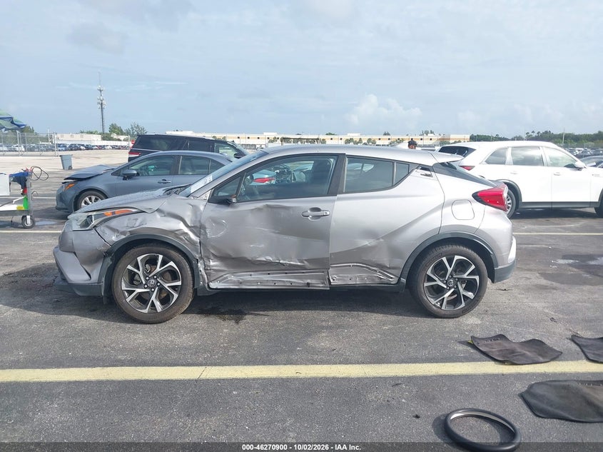 TOYOTA C-HR - zdjęcie 14