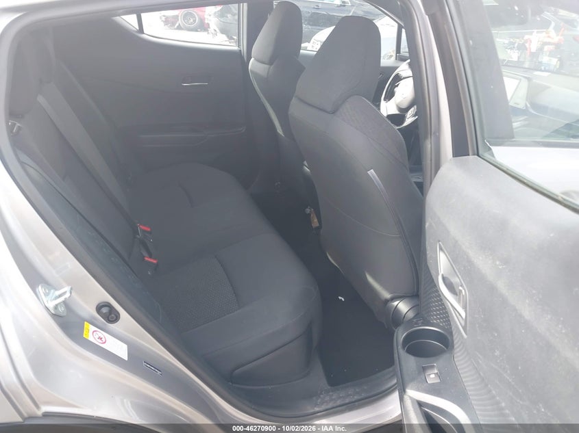 TOYOTA C-HR - zdjęcie 8