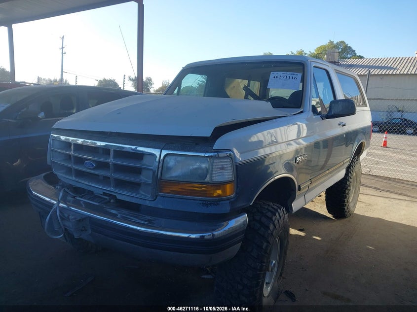 1993 Ford Bronco U100, Right Front, IAAI, VIN 1FMEU15H7PLB11289 — photo 2