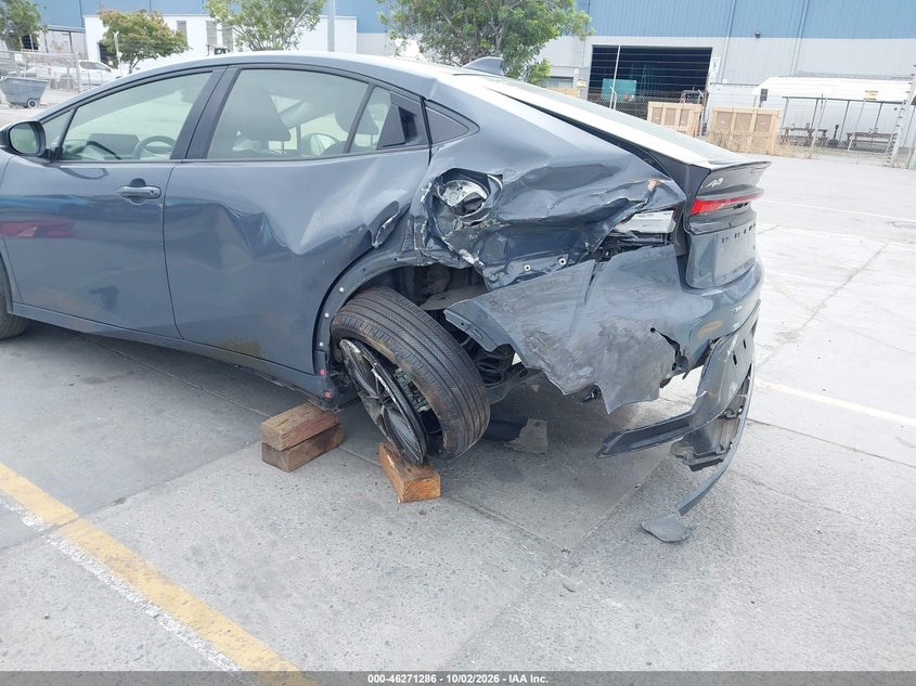TOYOTA PRIUS - zdjęcie 6
