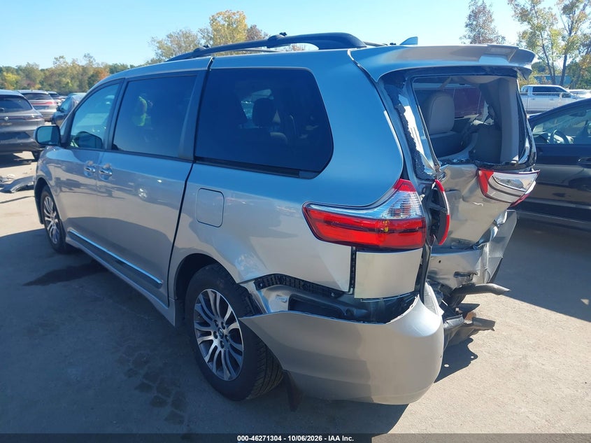 TOYOTA SIENNA - zdjęcie 3