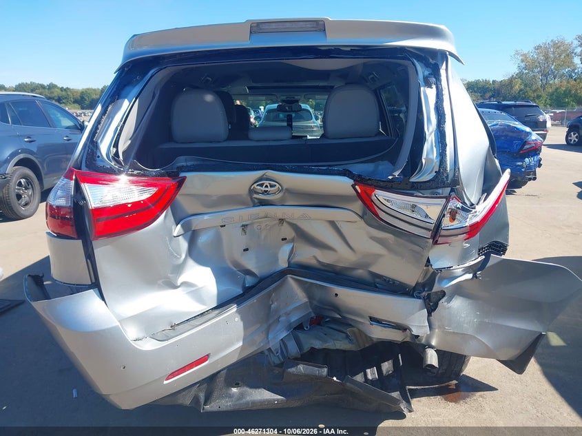TOYOTA SIENNA - zdjęcie 6