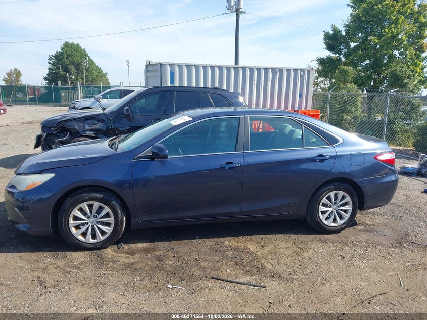 TOYOTA CAMRY - zdjęcie 14