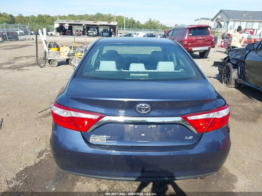 TOYOTA CAMRY - zdjęcie 16