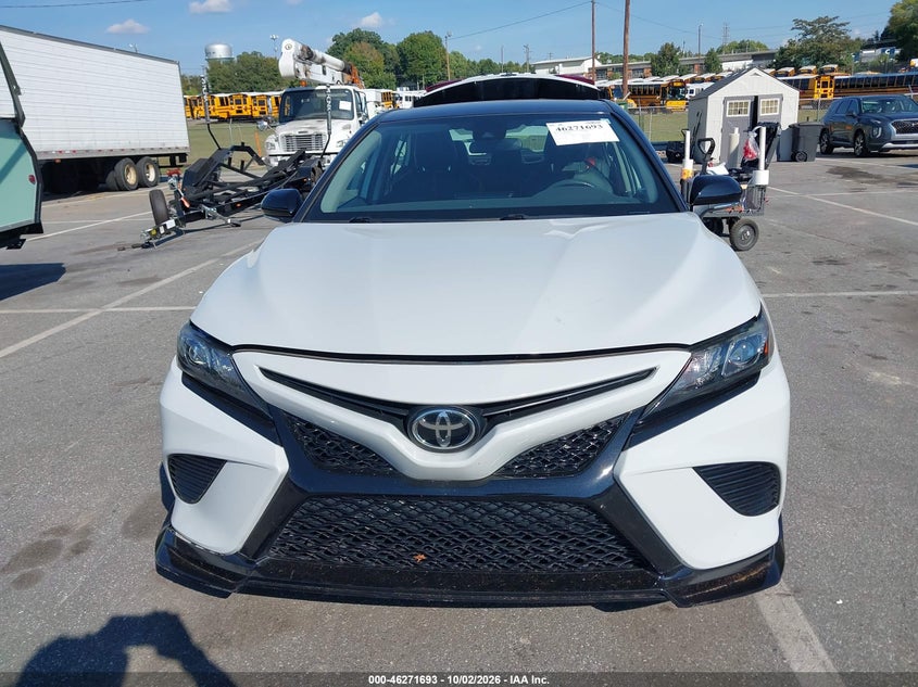 TOYOTA CAMRY - zdjęcie 12