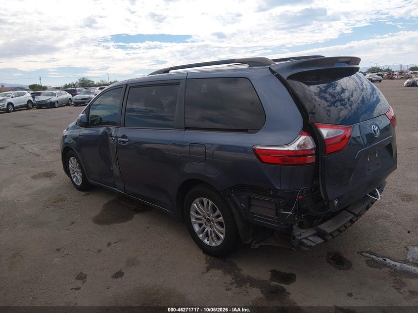 TOYOTA SIENNA - zdjęcie 3