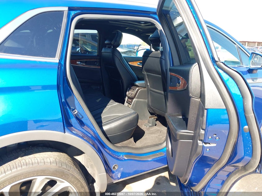 2020 LINCOLN NAUTILUS RESERVE · Photo 8