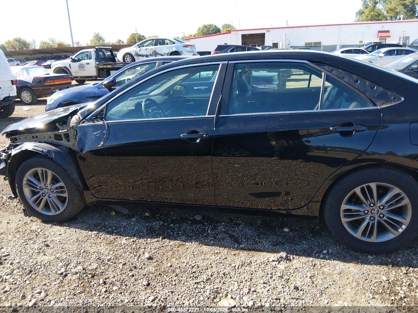 TOYOTA CAMRY - zdjęcie 15