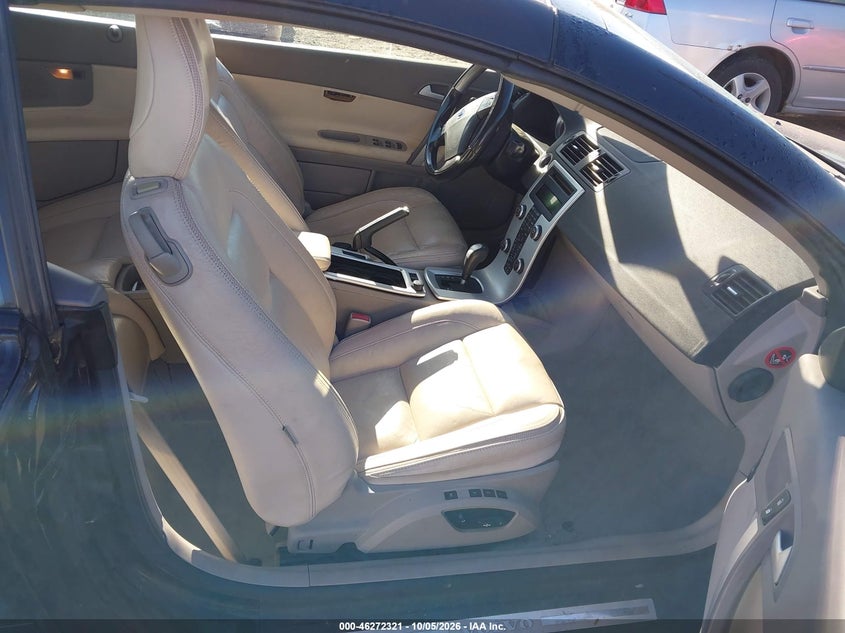 VOLVO C70 2011 VIN YV1672MC8BJ110260