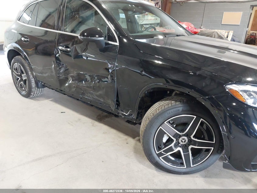 MERCEDES-BENZ GLC 300 - zdjęcie 21