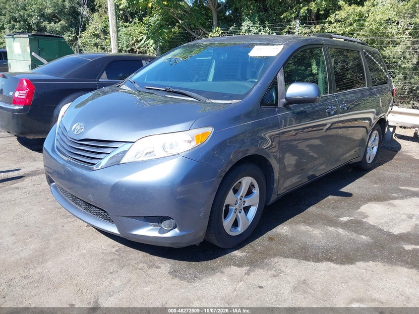 2015 Toyota Sienna Le, Удар сзади, IAAI, VIN 5TDKK3DC9FS663176 — фото 2