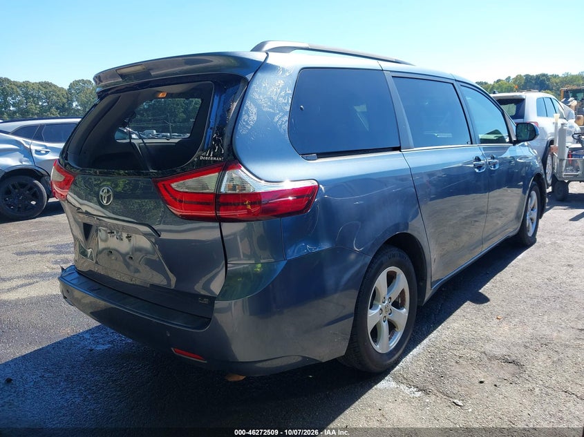 TOYOTA SIENNA - zdjęcie 4