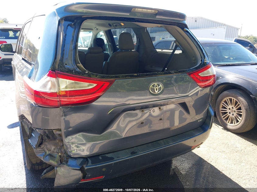 TOYOTA SIENNA - zdjęcie 6