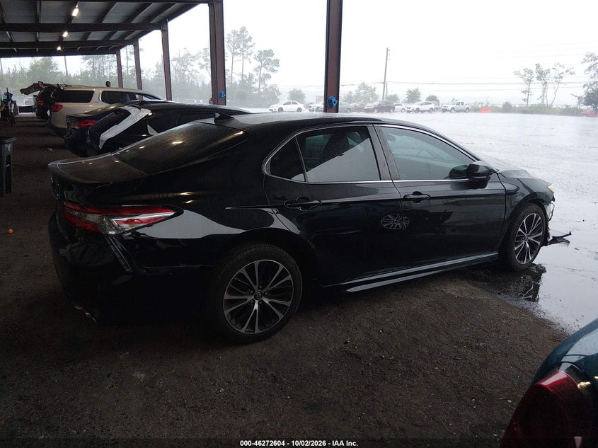 TOYOTA CAMRY - zdjęcie 13