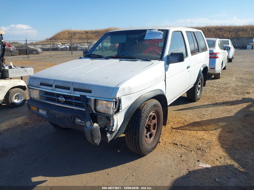 1995 Nissan Pathfinder Xe/Le, Normal Wear & Tear, IAAI, VIN JN8HD17S6SW036364 — photo 2