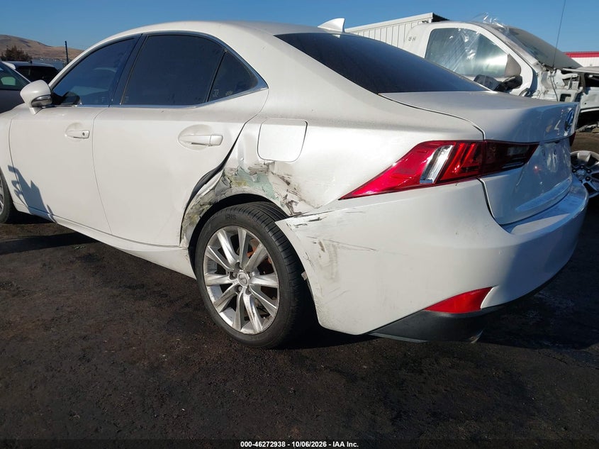 LEXUS IS 200T - zdjęcie 6