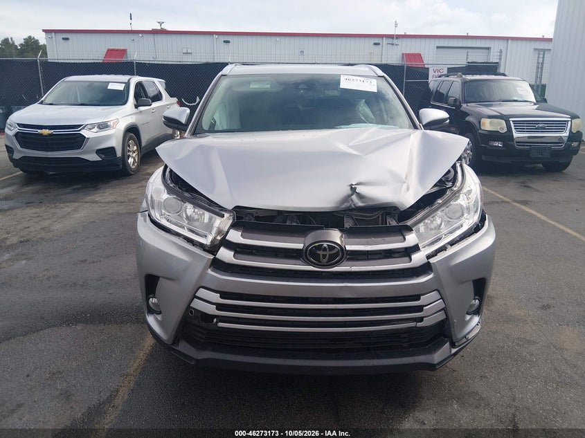 TOYOTA HIGHLANDER - zdjęcie 12
