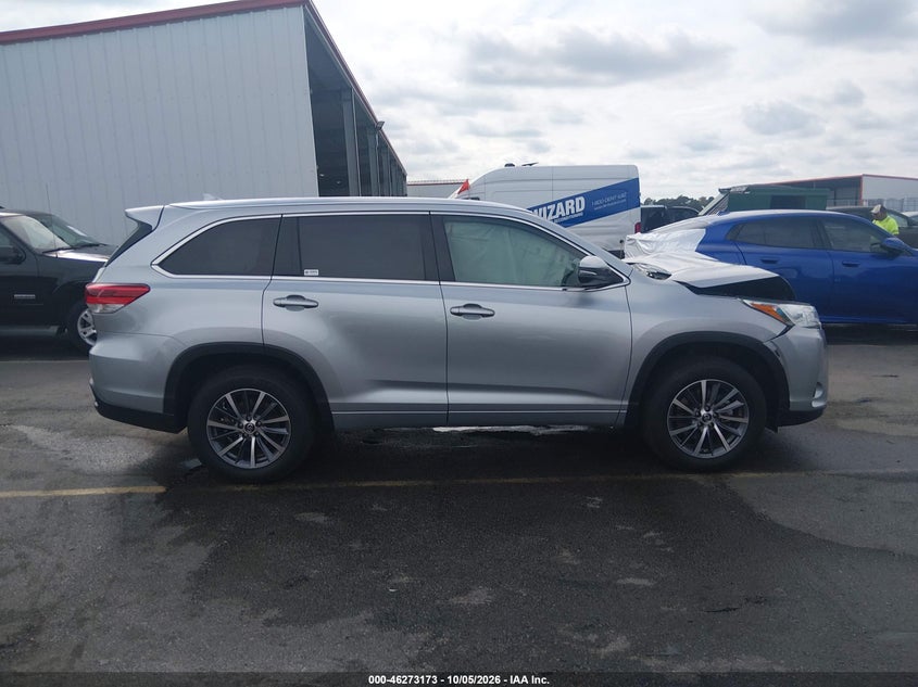 TOYOTA HIGHLANDER - zdjęcie 13