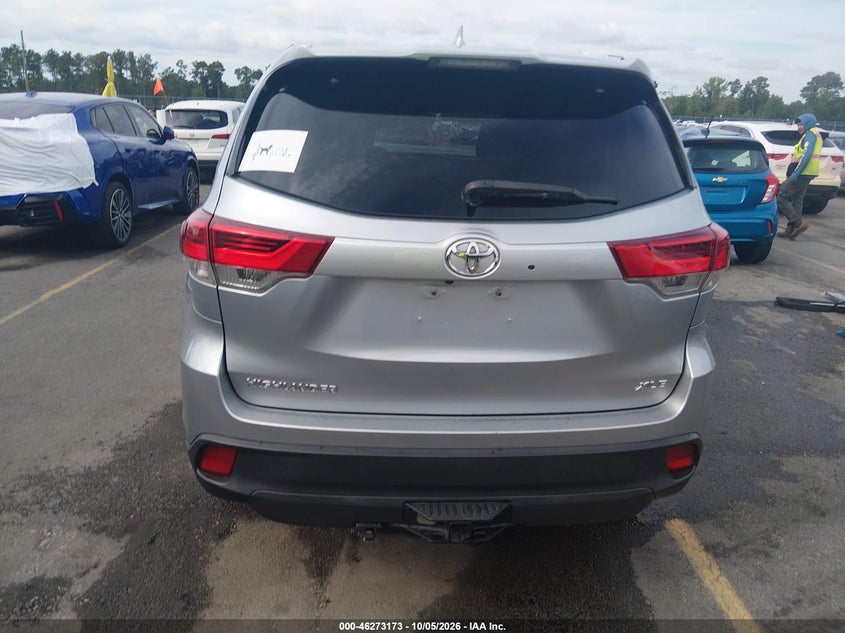 TOYOTA HIGHLANDER - zdjęcie 16