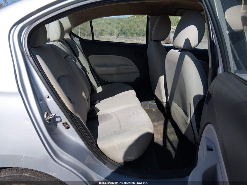 2017 MITSUBISHI MIRAGE G4 ES · Фото 8