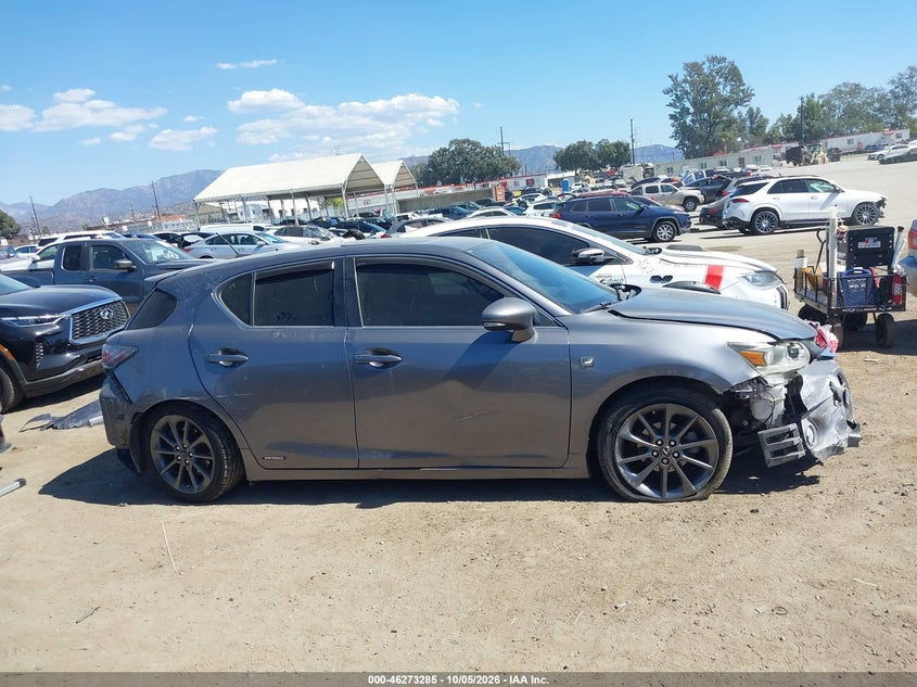 2013 LEXUS CT 200H · Фото 14