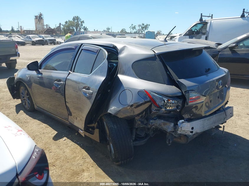 2013 LEXUS CT 200H · Фото 3