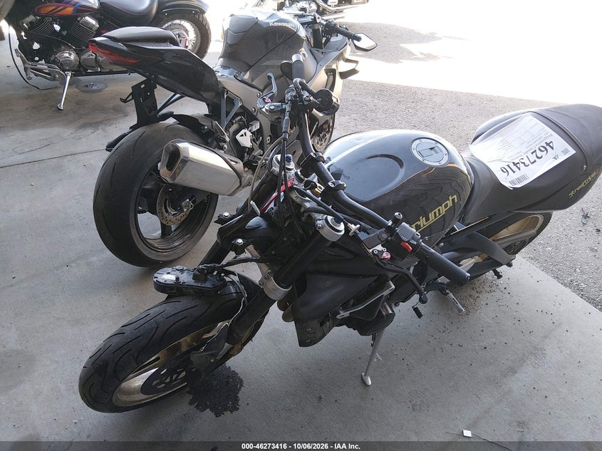 TRIUMPH STREET TRIPLE 2012