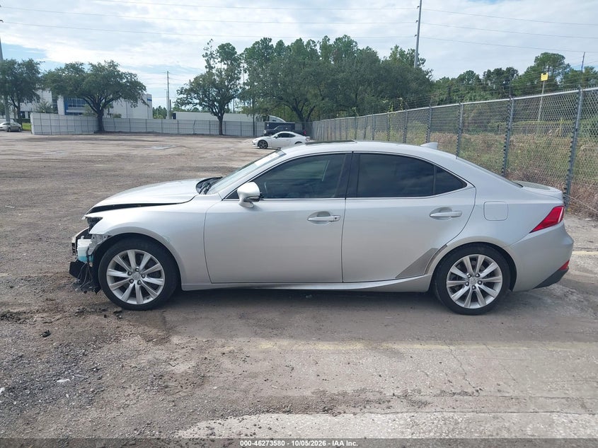 LEXUS IS 200T - zdjęcie 14