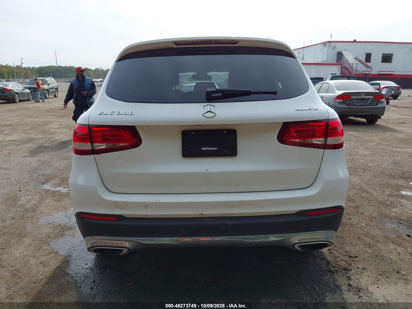 MERCEDES-BENZ GLC 300 - zdjęcie 16