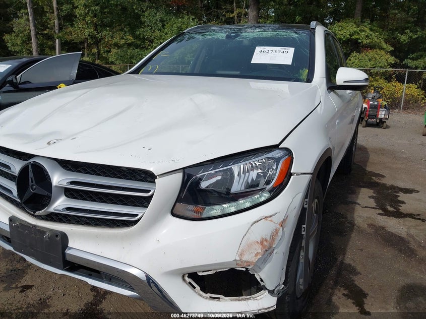 MERCEDES-BENZ GLC 300 - zdjęcie 17