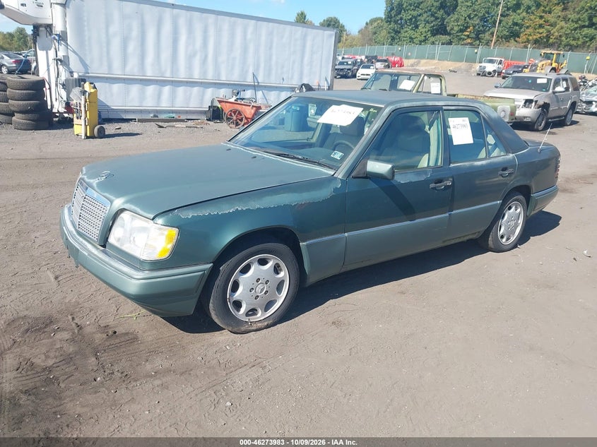 1994 Mercedes-Benz E 320, Normal Wear & Tear, IAAI, VIN WDBEA32E6RC045953 — photo 2
