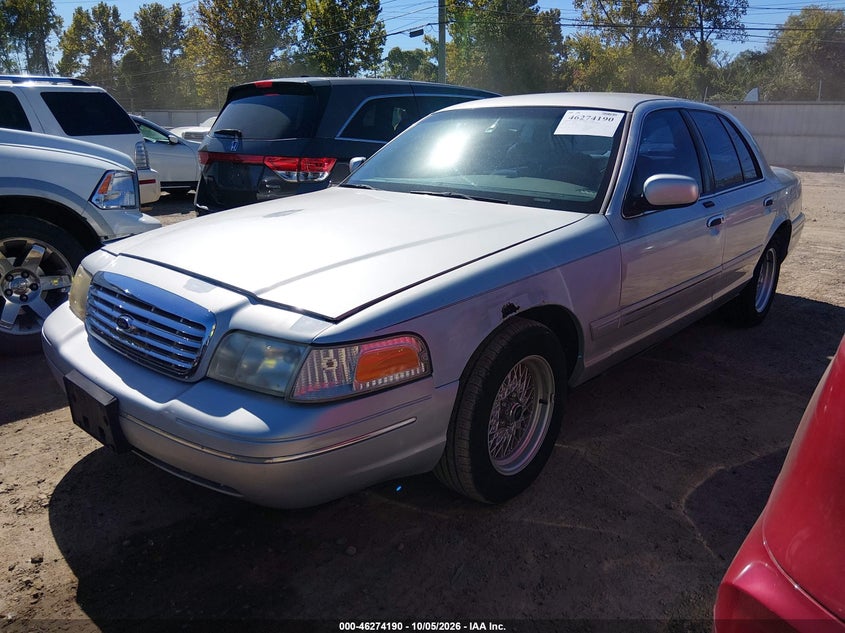 2002 Ford Crown Victoria, Обычный износ, IAAI, VIN 2FAFP74W02X115947 — фото 2