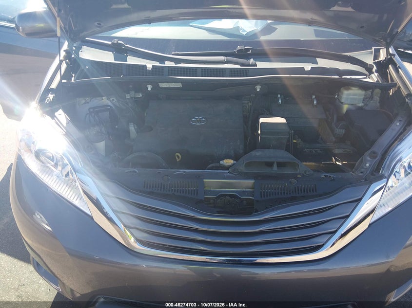 TOYOTA SIENNA - zdjęcie 10